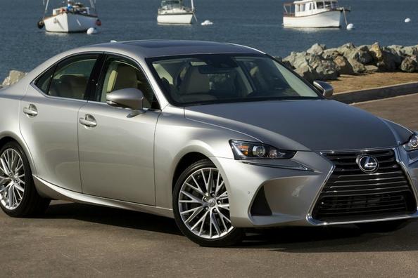 Noul sedan Lexus IS