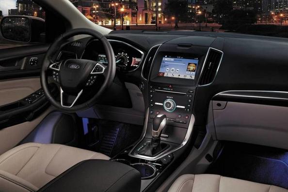 Crossover-ul Ford Edge din a doua generație Fotografie 5