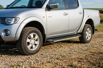 Mitsubishi L200 2006-2015 Praguri Laterale Maya V1 (2 buc, Aluminiu) foto 1