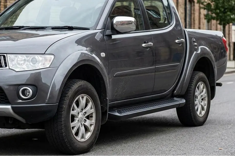 Fiat Fullback 2016- Praguri Laterale Allmond Black (2 buc, Aluminiu) Image