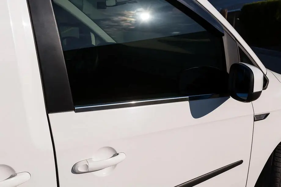 Volkswagen Caddy 2015-2020 Ornamente Geamuri Crom Negru (2 buc, Otel Inoxidabil) Image