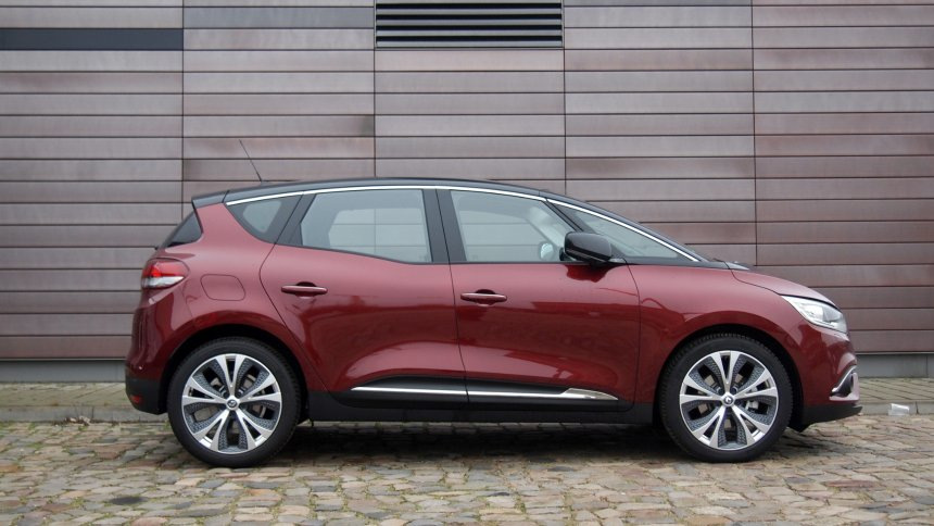 Renault Scenic a patra generație recenzie
