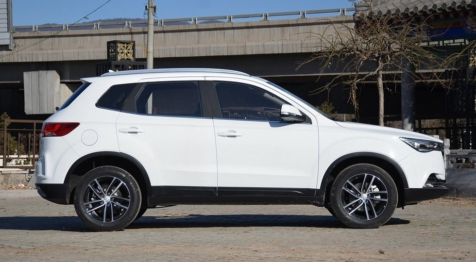 Review crossover FAW Besturn X40