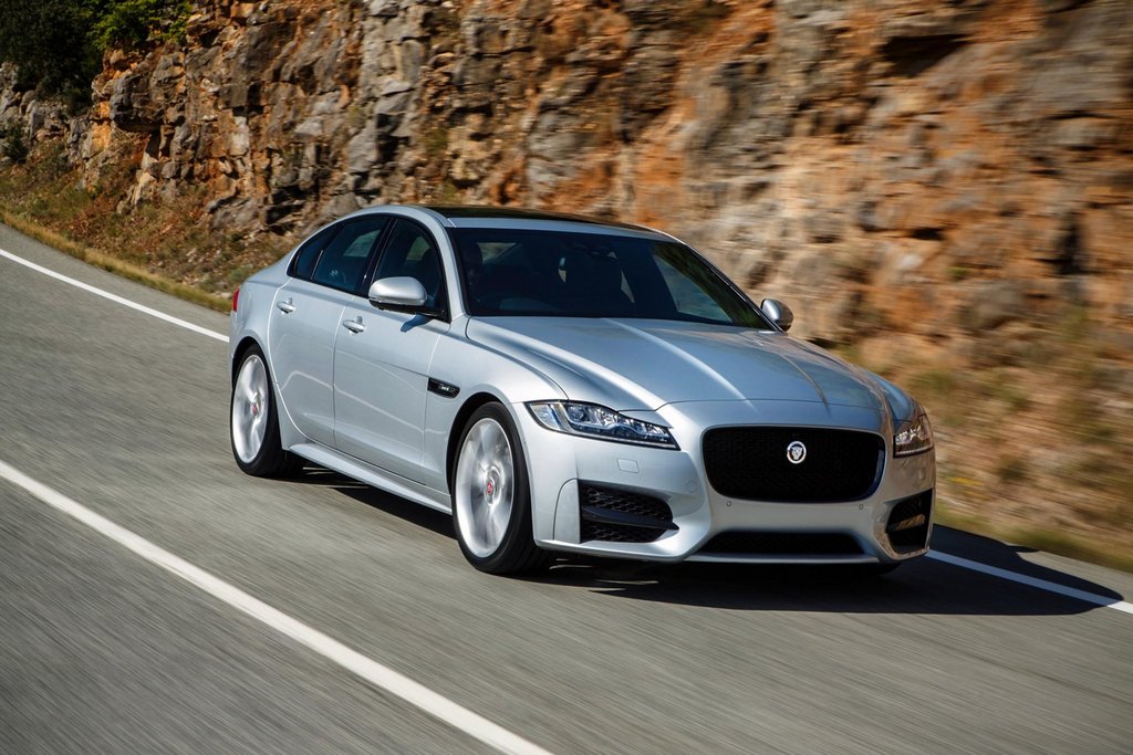 Review sedan Jaguar XF a doua generație