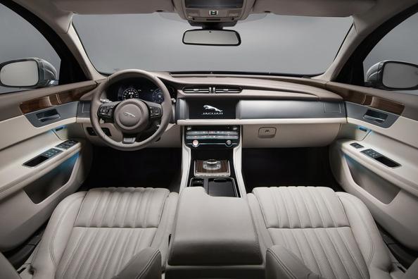 Review sedan Jaguar XF a doua generație Fotografie 2