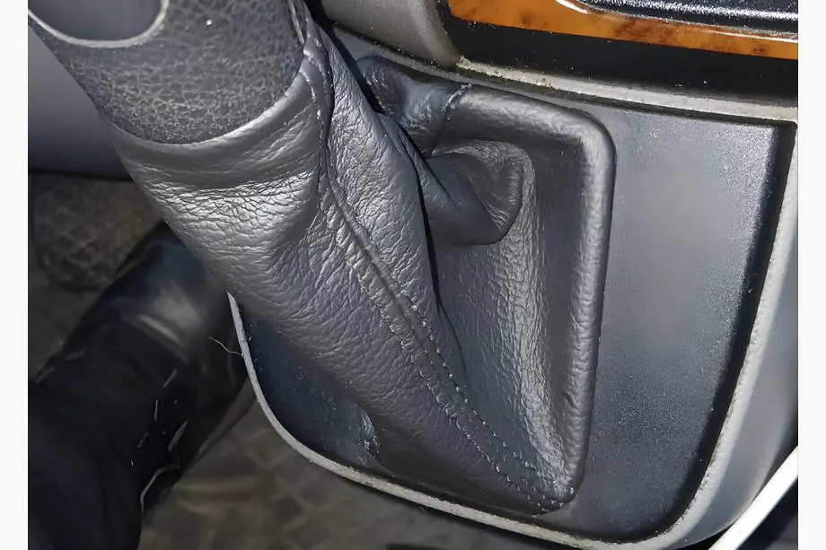 Volkswagen Crafter 2006-2016 Husa Schimbator Piele Image