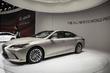 Berlina a șaptea generație Lexus ES foto 1