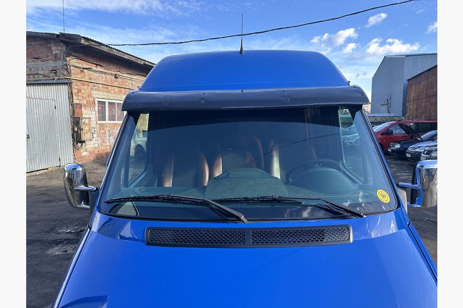 Mercedes Sprinter W901/902/903/904/905 1995–2006 Viziera parbriz (negru lucios, 5mm) Foto 4