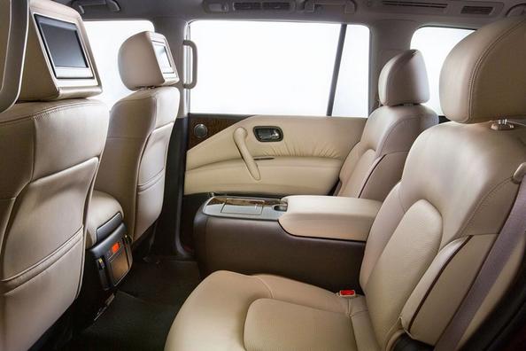 Review suv Nissan Armada a doua generație Fotografie 4