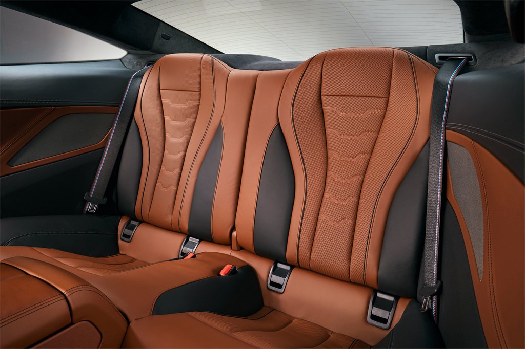 Prezentare generală a noului awd coupe BMW 8-Series