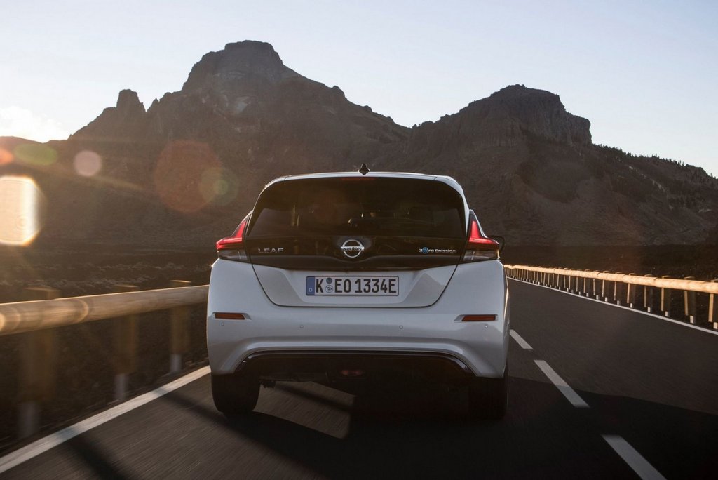 Electric hatchback Nissan Leaf a doua generație