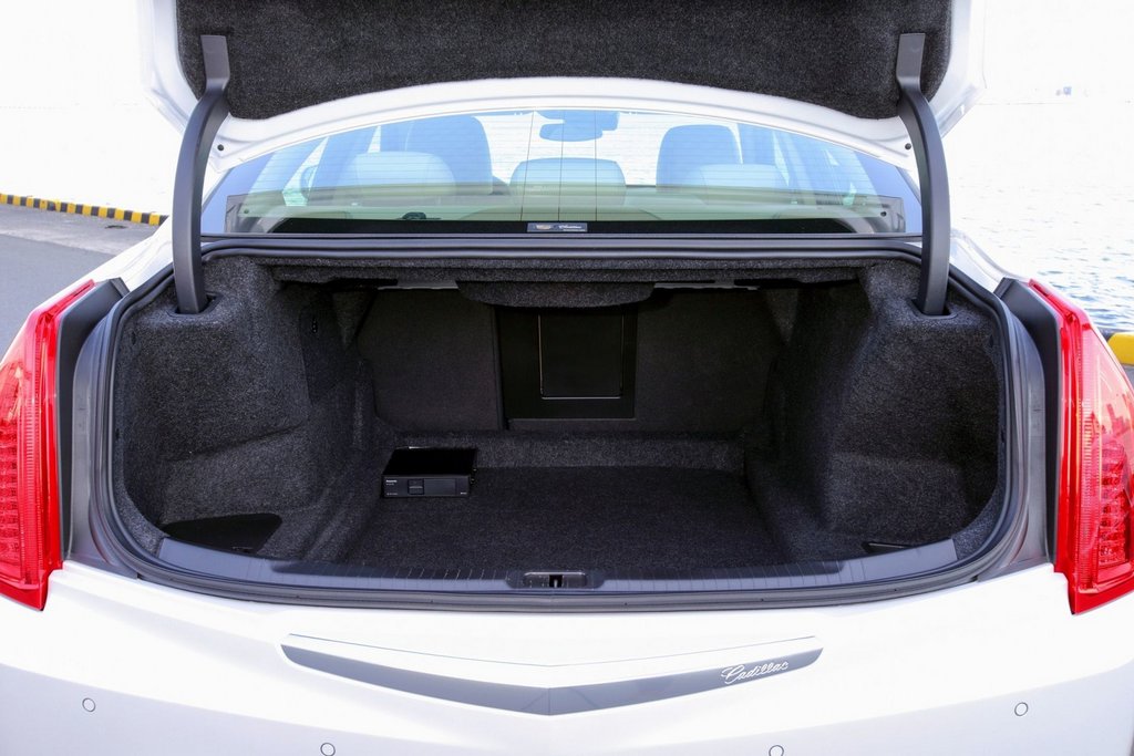 De lux sedan Cadillac ATS