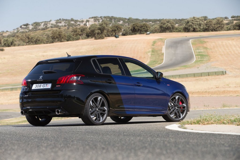 Review încărcat cu hatchback Peugeot 308 GTi