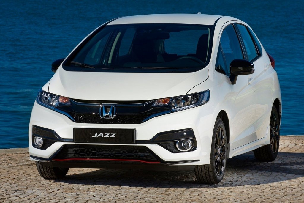Prezentare generală a actualizat un hatchback compact Honda Jazz