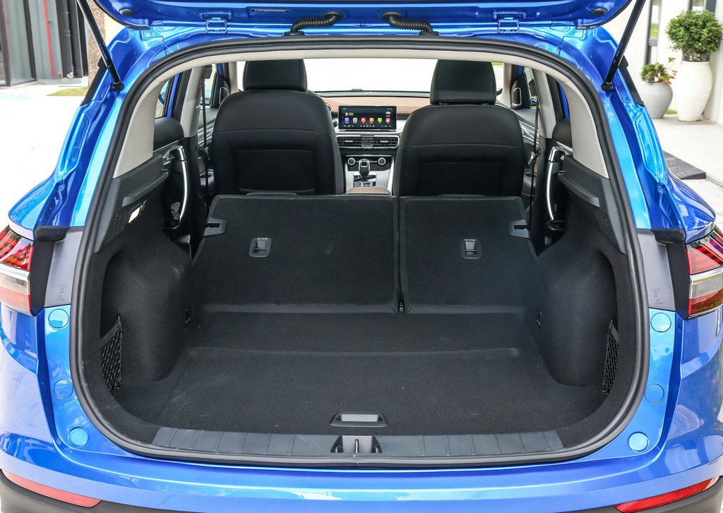 Crossover Geely SX11: un nou model din linia de companii chineze