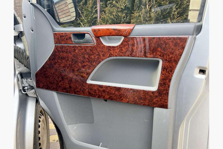 Volkswagen T5 Transporter 2003-2010 Capace panouri usi (Turcia) Negru Piano Foto 2