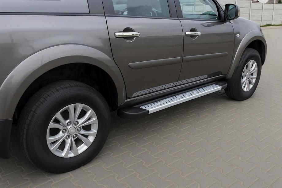 Mitsubishi Pajero Sport 2008-2015 Praguri laterale tip X5 (2 buc, aluminiu) Foto 1