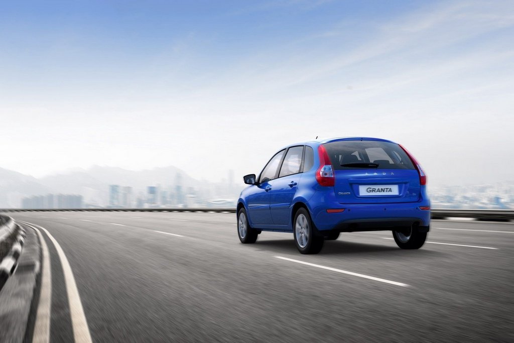 Review hatchback cu cinci uși Lada Granta