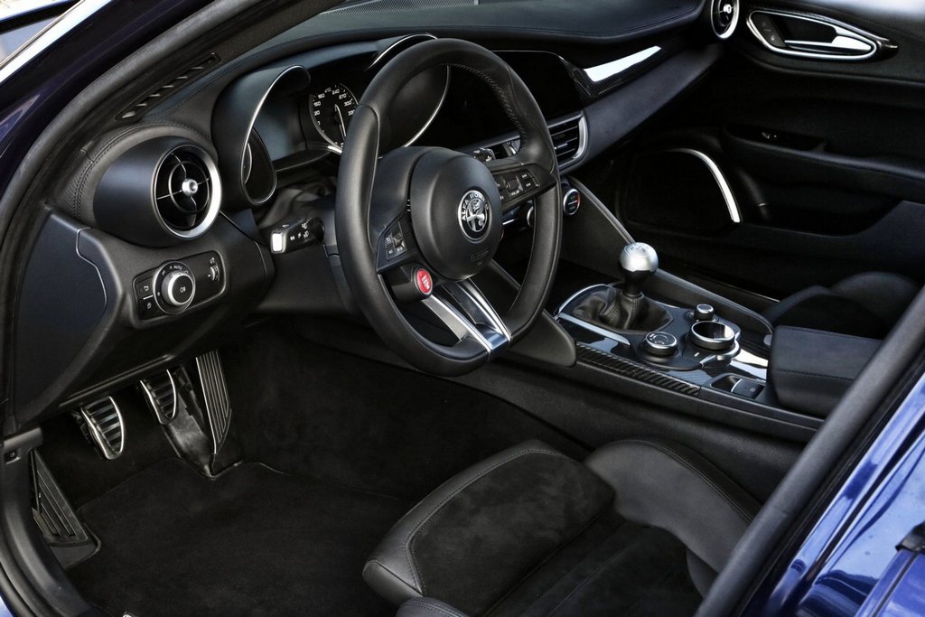 Review sedan Alfa Romeo Giulia
