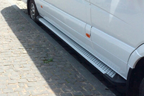 Mercedes Sprinter W907/W910 2018- Praguri Laterale Allmond Grey (2 buc, Aluminiu) foto 1