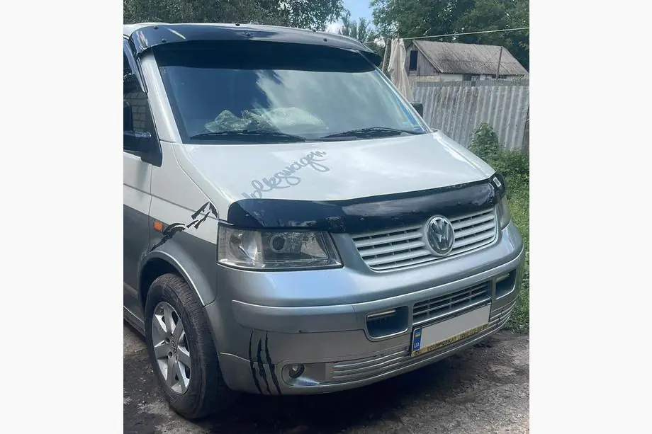 Volkswagen T5 Multivan 2003–2010 Viziera parbriz (negru lucios, 5mm) Image