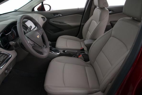 Hatchback-a doua generație Chevrolet Cruze Fotografie 6