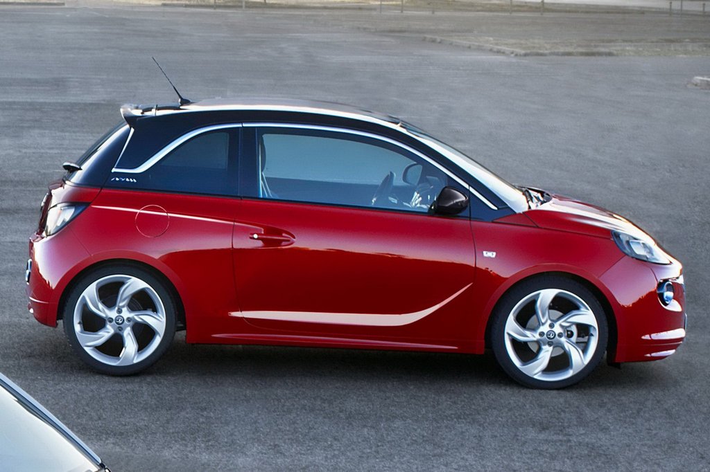 Opel Adam recenzie subcompactă hatchback