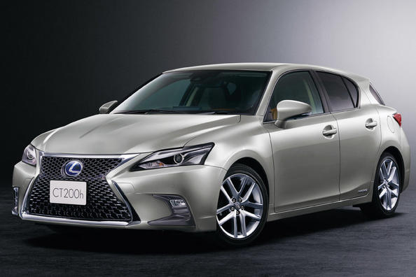 Review hibrid hatchback Lexus CT 200h
