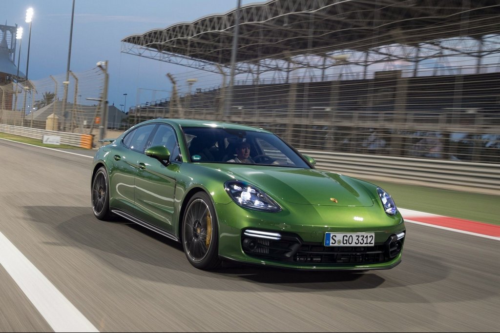 Revizuirea a doua generație Porsche Panamera