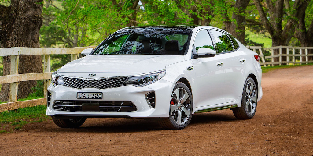 Review încărcat cu sedan KIA Optima GT