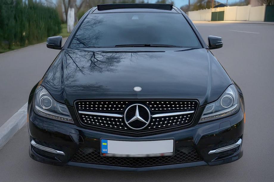Mercedes C-class W204 2007-2015 Grila Fata Diamond Black Image