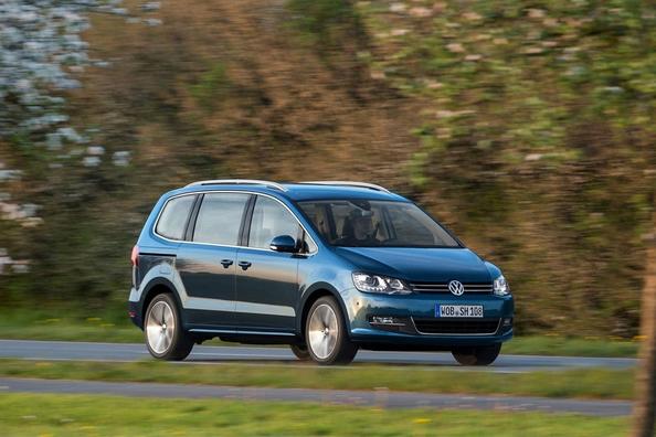 Actualizat sedan Volkswagen Sharan din a doua generație Fotografie 2