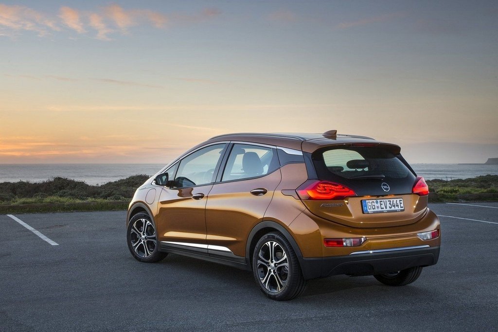 Electric hatchback Opel Ampera-e