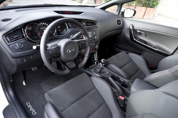 Review hatchback KIA Ceed GT Fotografie 6