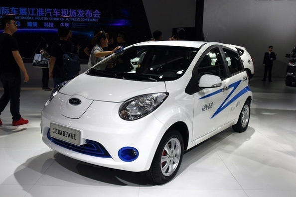 Review electric compact hatchback JAC iEV6E
