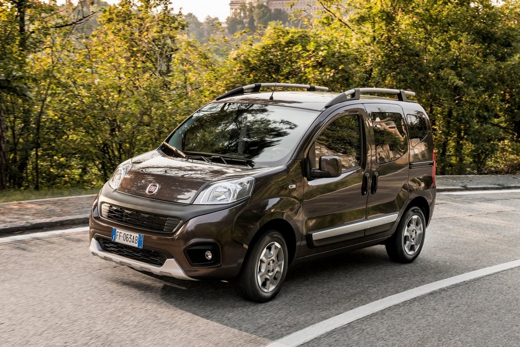 Review minivan compact Fiat Qubo