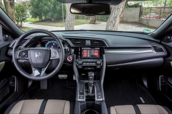 Hatchback cu cinci uși a zecea generație Honda Civic 5D Fotografie 4