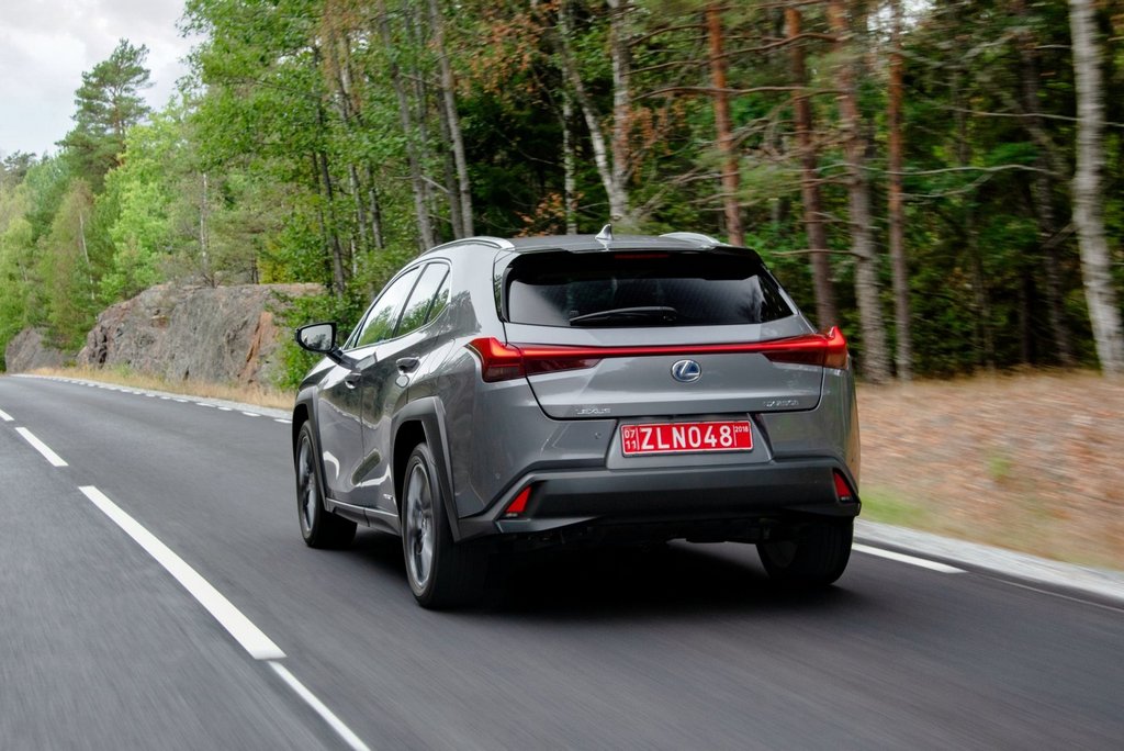 Hybrid modificarea crossover Lexus UX 250h
