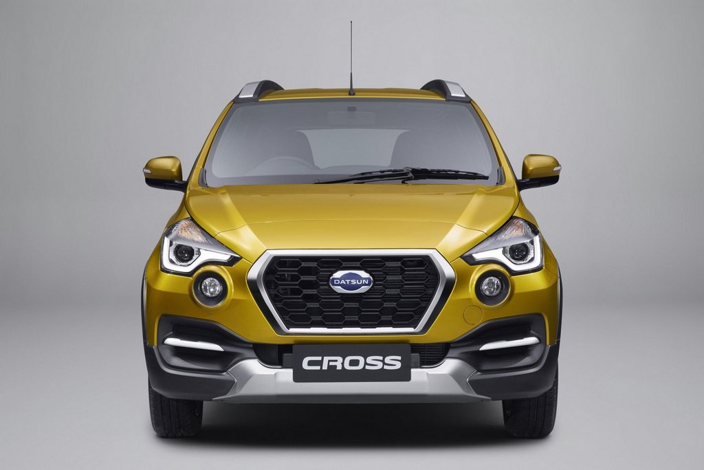 Datsun Cross recenzie crossover cu șapte locuri