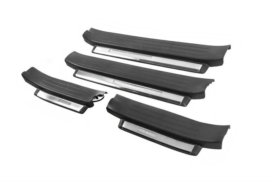 Toyota Land Cruiser Prado 150 2009-2023 Praguri iluminate (negru) Image