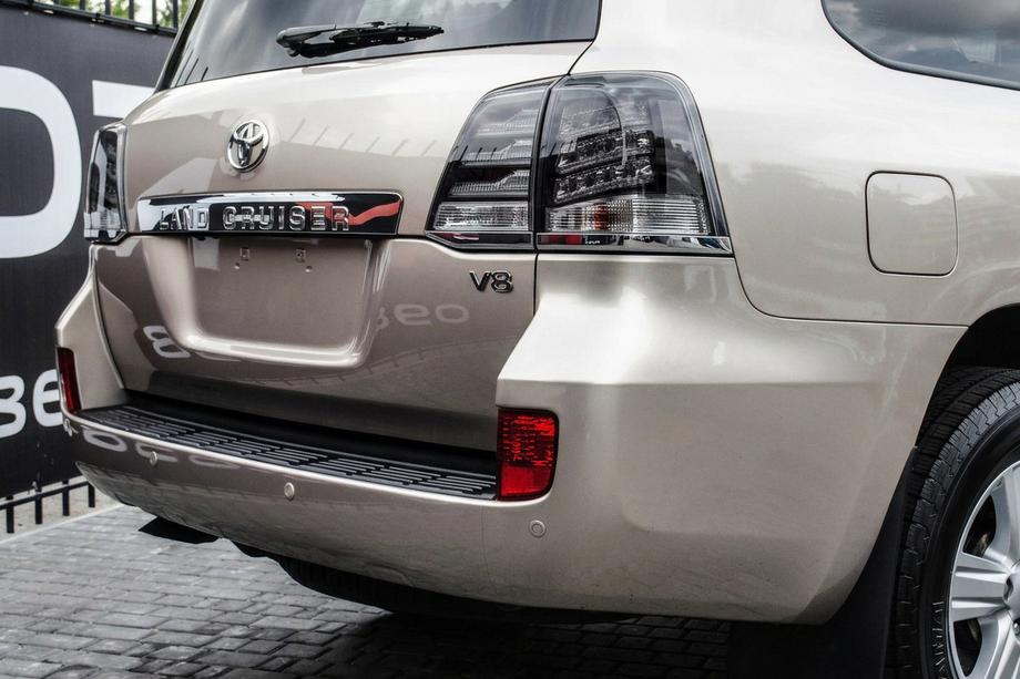Toyota Land Cruiser 200 2007-2021 Stopuri Spate 2007-2015 (BlackEdition) Image