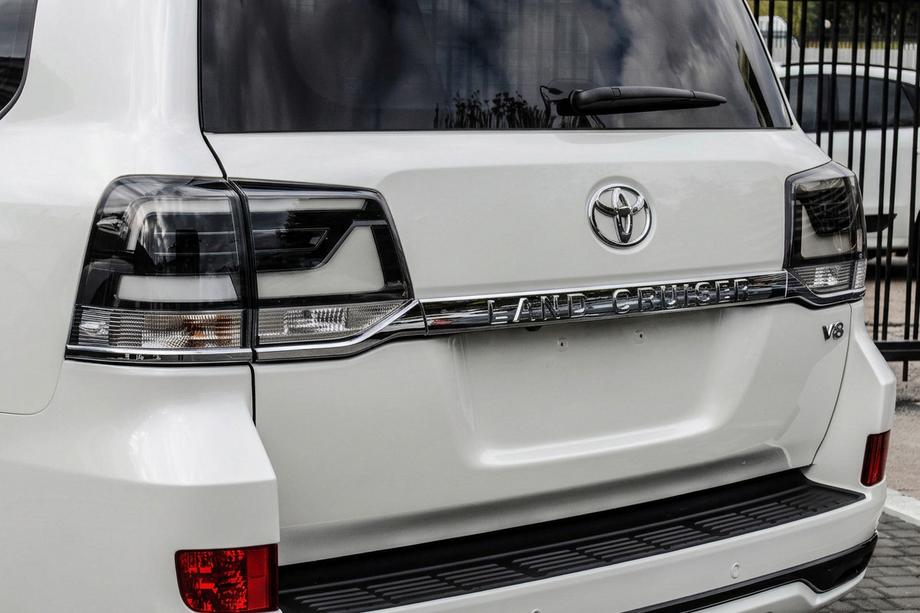 Toyota Land Cruiser 200 2007-2021 Stopuri Spate 2016+ (Executive Black) Image