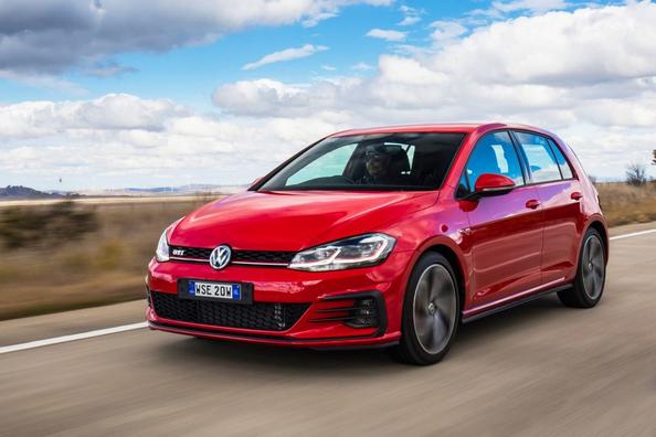 Prezentare generală a taxat de modificare a hatchback Volkswagen Golf GTI Fotografie 8