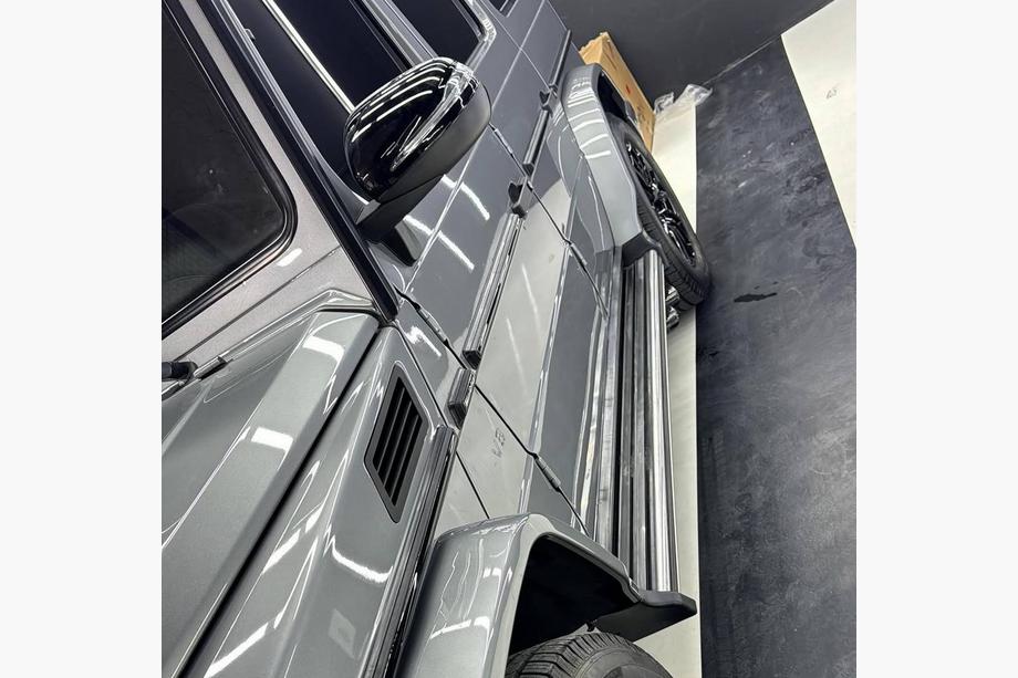Mercedes G class W463 1990-2018 Molduri usi negre preasamblate (design 2019) Foto 3