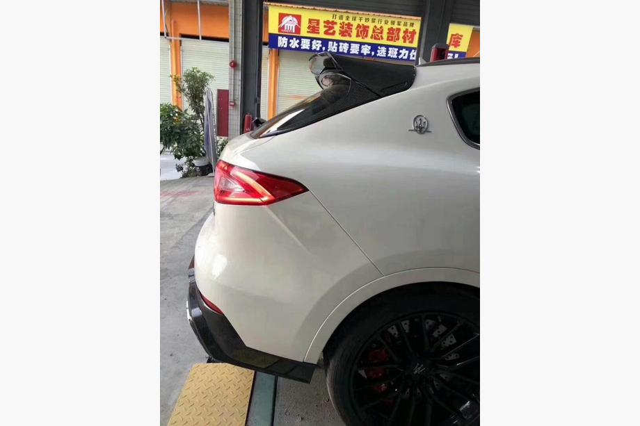 Maserati Levante 2016- Kit caroserie Mansoru (Carbon natural) Foto 6