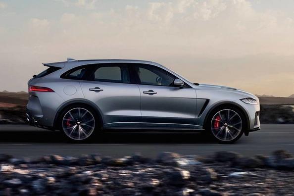 Modificare îmbunătățită a crossover-ului premium Jaguar F-Pace SVR Fotografie 3
