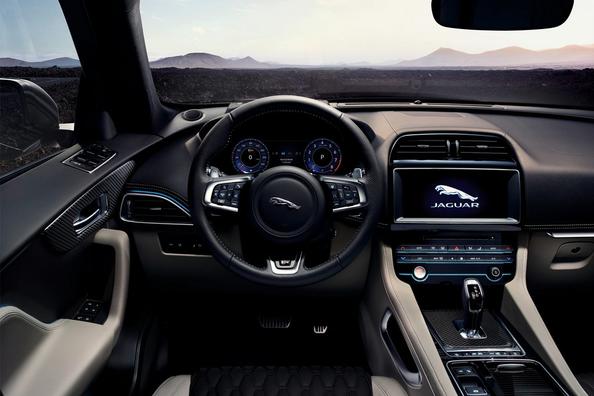 Modificare îmbunătățită a crossover-ului premium Jaguar F-Pace SVR Fotografie 7