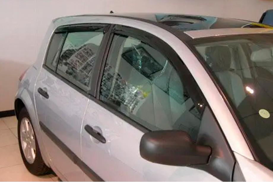 Renault Megane II 2004-2009 Deflectoare Geamuri HB (4 buc, HIC) Image
