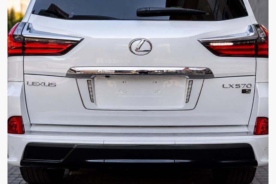 Lexus LX570/450d 2008-2022 Suport spate numar cu LED (2007-2023) Foto 2