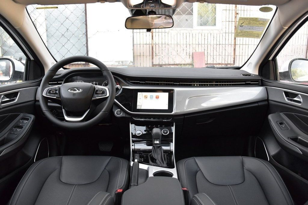 Actualizat sedan de dimensiuni medii Chery Arrizo 5